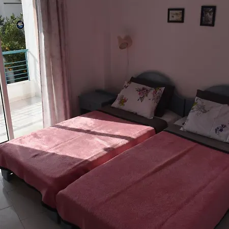 Niki Apartment